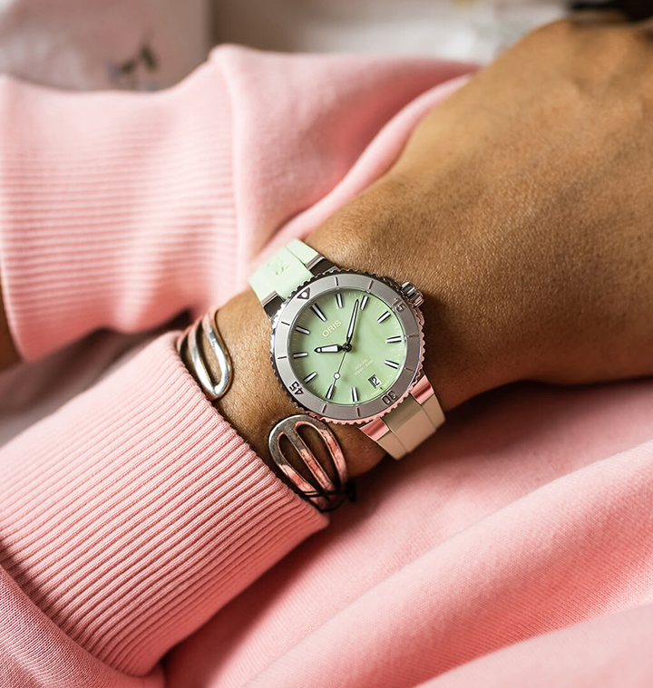 Oris Aquis Date Watch with Green Mother of Pearl Dial, 36.5mm