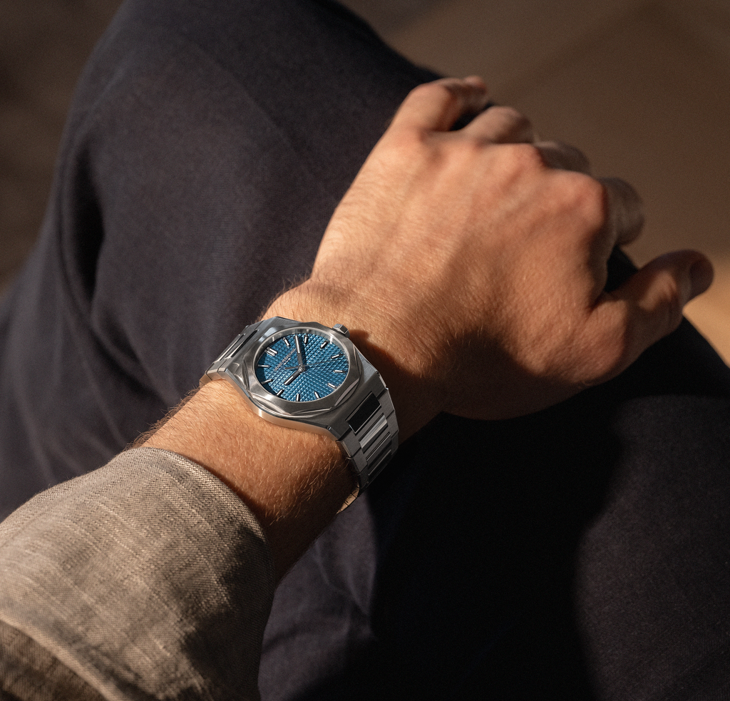 Girard-Perregaux Laureato Fifty 39mm Watch with Blue Dial