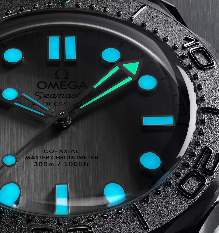 OMEGA Seamaster Diver 300m, 42mm with Gray Rubber Strap